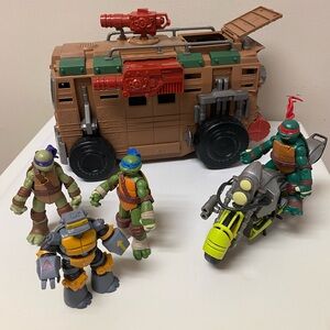 Nickelodeon TMNT Shellraiser Van PLUS 3 Turtles & Metalhead Characters